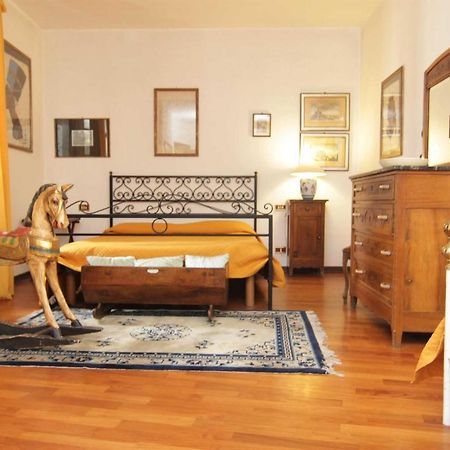 מרינה די קררה L'Arrocco Bed And Breakfast מראה חיצוני תמונה