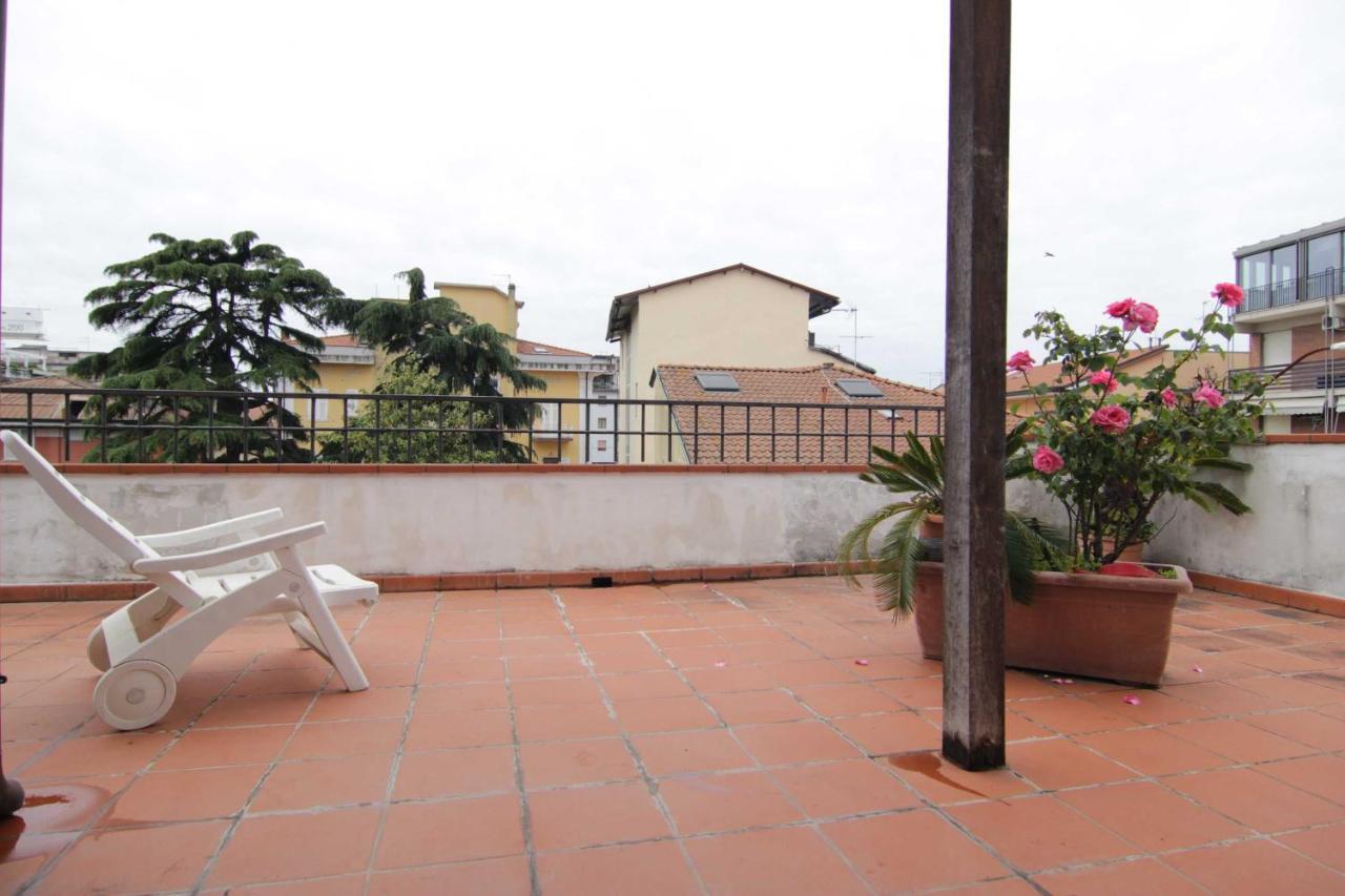 מרינה די קררה L'Arrocco Bed And Breakfast מראה חיצוני תמונה