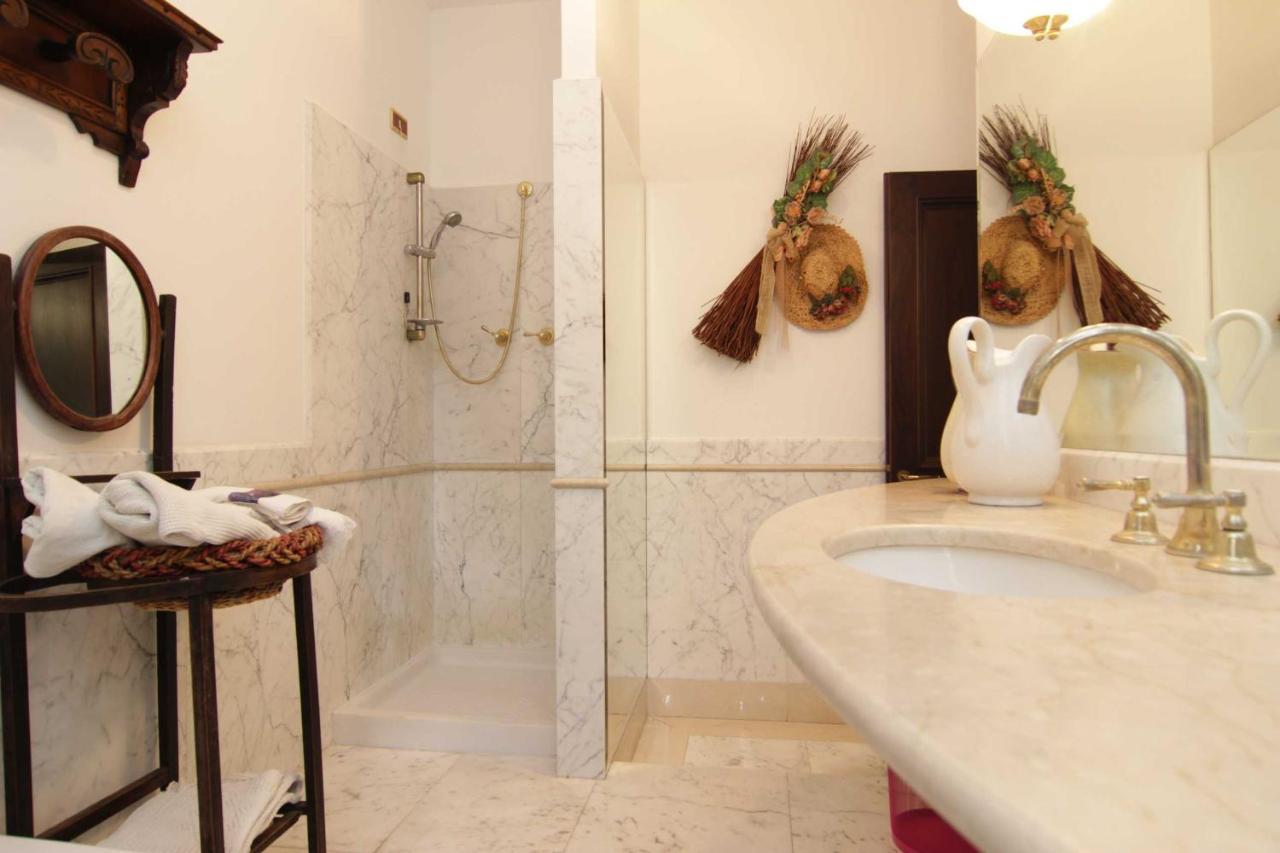 מרינה די קררה L'Arrocco Bed And Breakfast מראה חיצוני תמונה