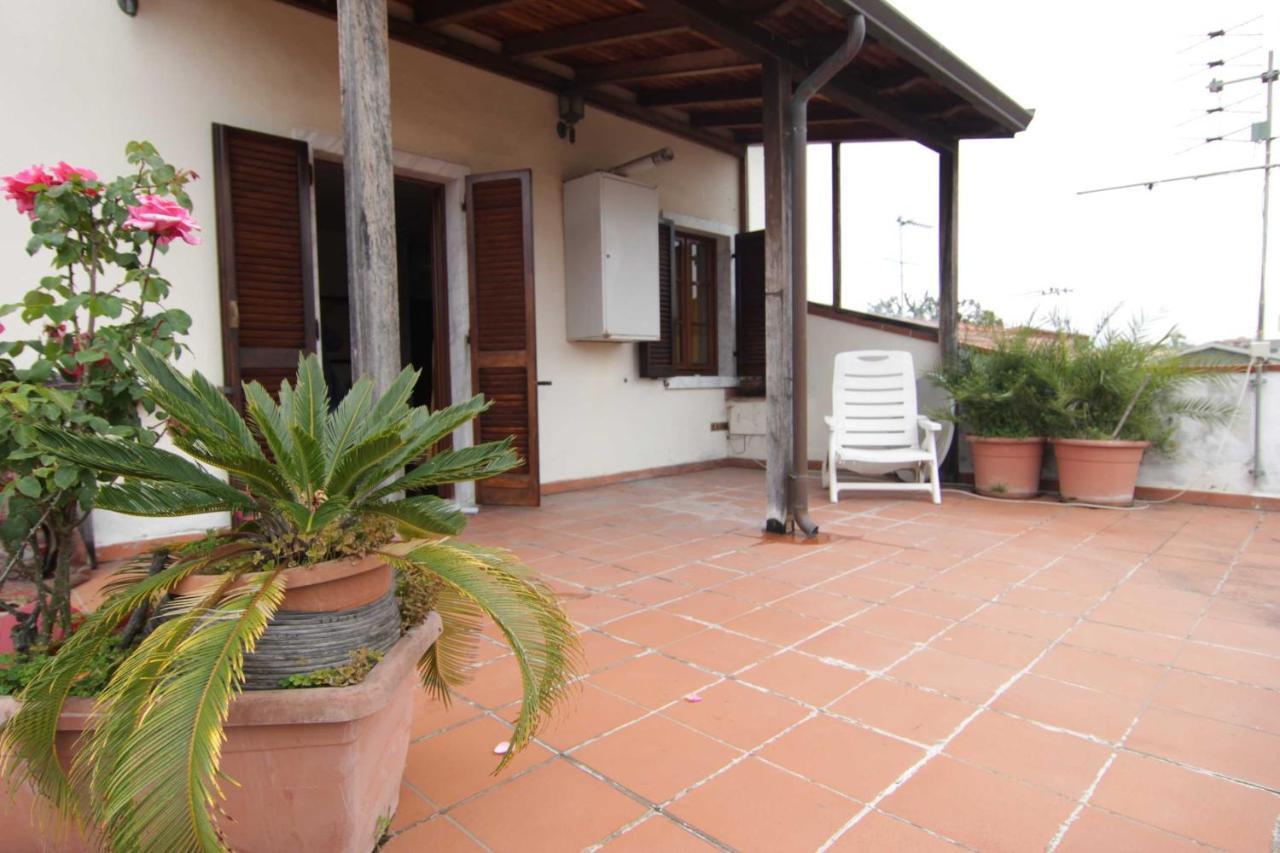 מרינה די קררה L'Arrocco Bed And Breakfast מראה חיצוני תמונה