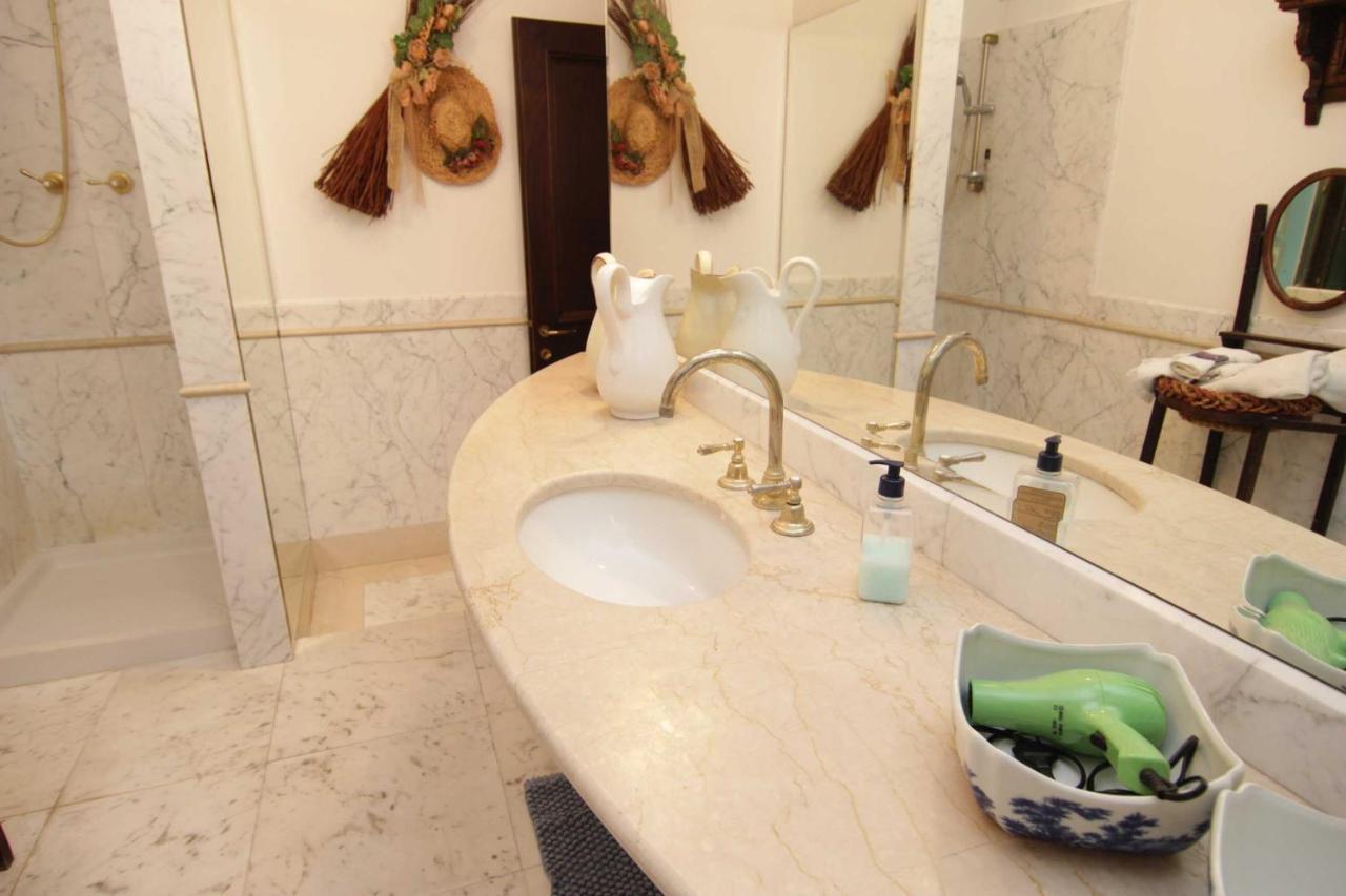 מרינה די קררה L'Arrocco Bed And Breakfast מראה חיצוני תמונה